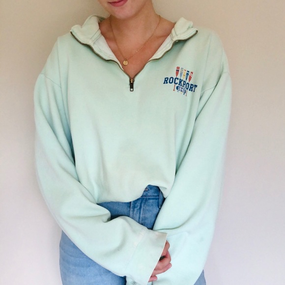 Beachy Sweatshirt - Picture 2 of 8